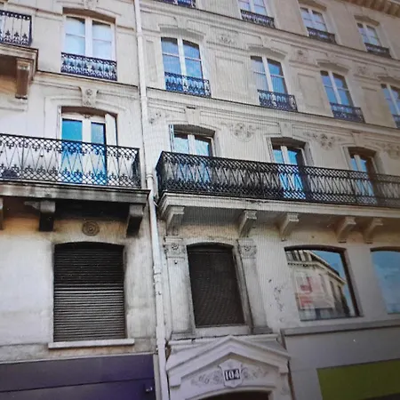 Moderne Au Centre